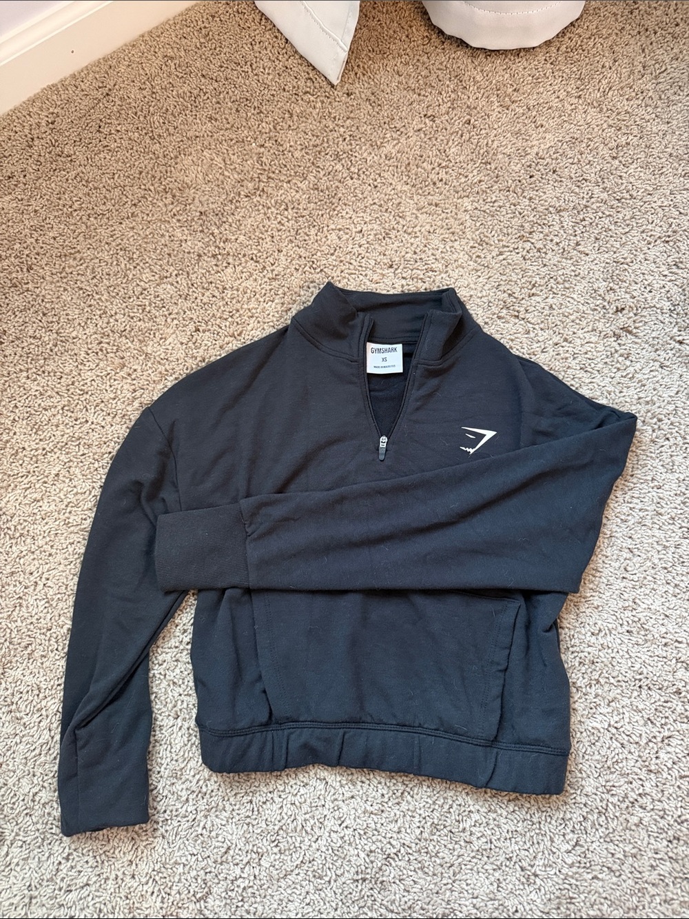 Gymshark women’s cropped Black quarter zip Pullover